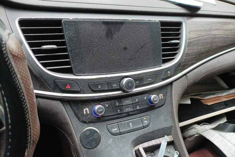 Used Buick LaCrosse 2016 Revised 20T Leading Edition Audio And AC Panel