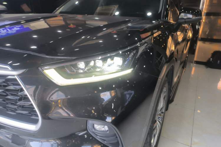 Used Toyota Highlander 2022 Dual-Engine 2.5L Four-Wheel Drive Prestige Version 7 Seats
