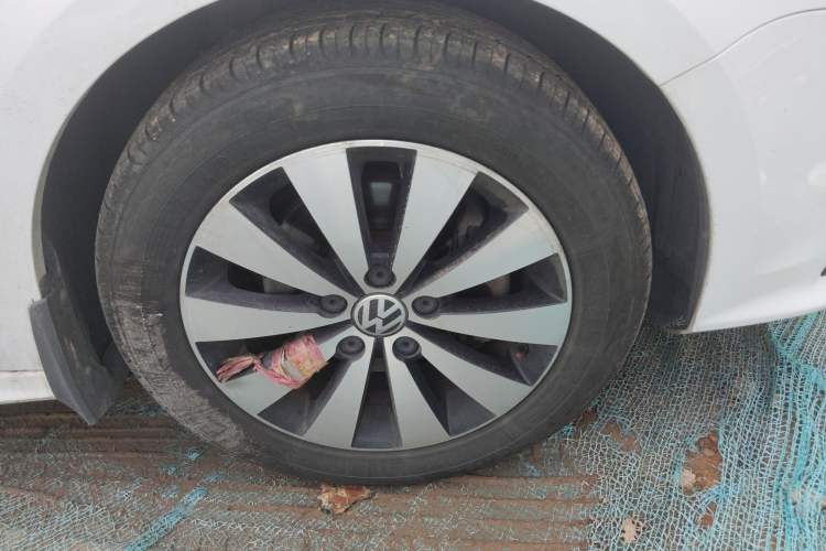 Used Volkswagen Sagitar 2018 280TSI DSG Comfort Model Right Front Wheel Hub