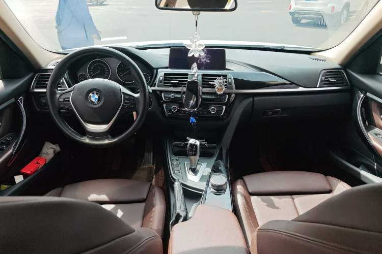 Used BMW 3 Series 2019 320Li Fashion Model
