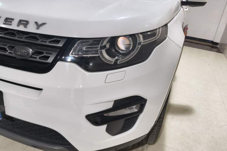 Used Land Rover Discovery Sport 2018 240 PS SE Version Left Front Headlight