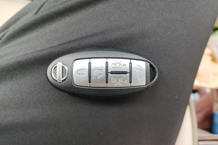 Used Nissan Quest 2015 3.5L SL Vehicle Key