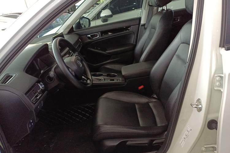 Used Honda Civic 2022 240TURBO CVT Dynamic Edition Left Front Seat