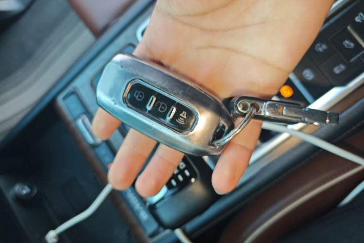 Used JMC DaDao 2023 Fly-Jiang 2.3T Diesel Automatic 4x4 Extreme Edition Vehicle Key