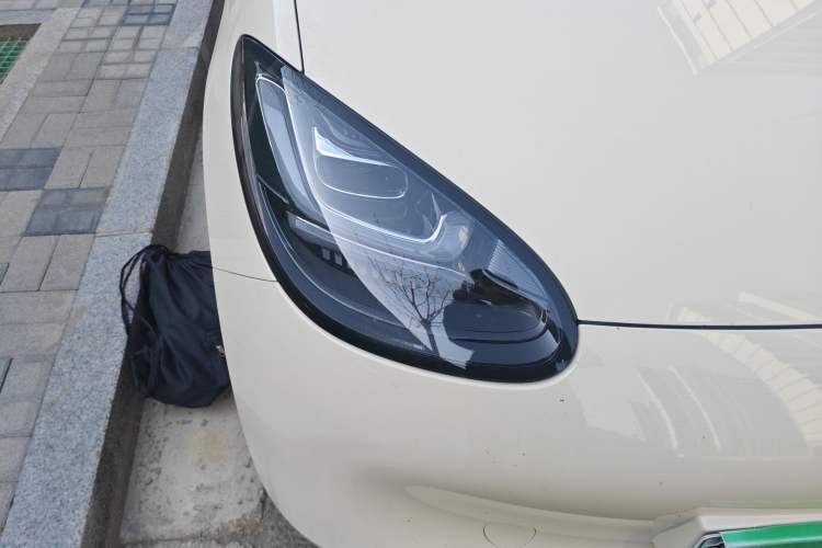 Used Wuling Bingo 2025 333 km Lingxi Connected Version Right Front Headlight