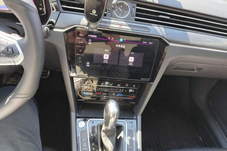 Used Volkswagen Magotan 2026 30 Million Vehicles Selected Model 380TSI DSG Luxury Edition Audio And AC Panel