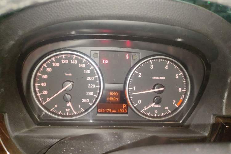 Used BMW 3 Series 2010 320i Sport Edition Instrument Cluster