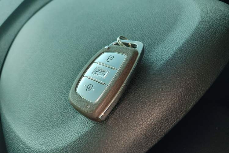 Used Hyundai Elantra (5th Generation / Langdong) 2016 1.6L Automatic Prestige Model Vehicle Key