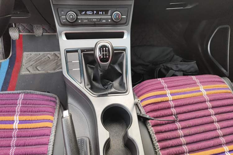 Used Geely Auto Emgrand 2019 Leading Edition 1.5L Manual Upgraded Connectivity Model China VI Standard
