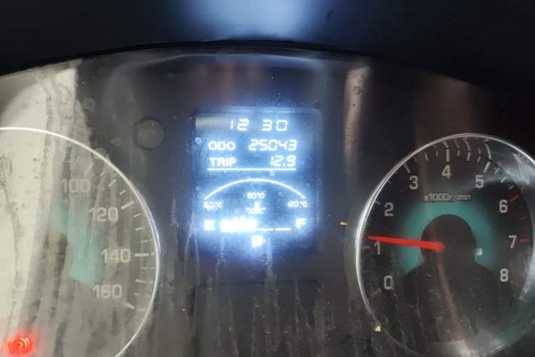 Used Jinbei New Hiace X30L 2018 1.5L Box Truck Wealth Edition DLCG14 Odometer Close Up