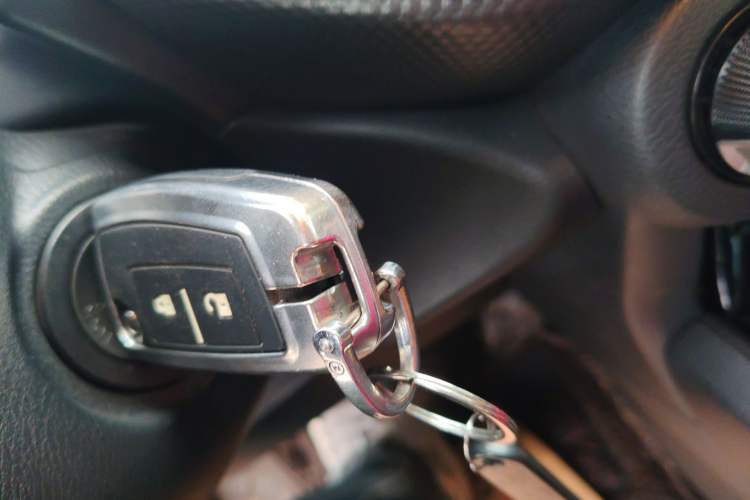 Used Nissan Kicks 2017 1.5L CVT Cool Enjoy Edition Vehicle Key