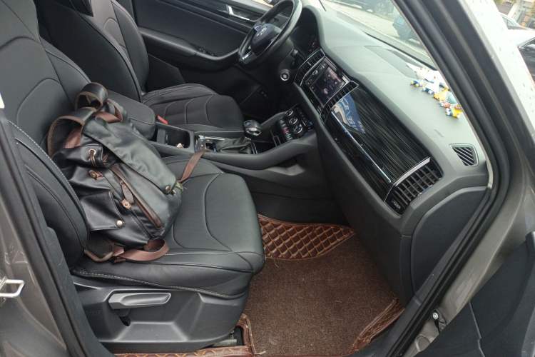 Used Skoda Kodiaq GT 2019 TSI330 Two-Wheel-Drive Comfort Edition China VI Right Front Seat