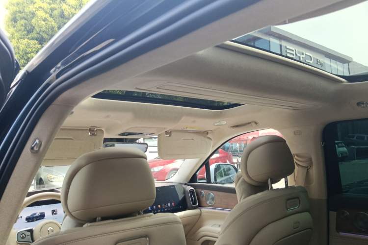 Used Hima AITO M9 2025 Extended-Range Ultra Version 52 kWh 6-Seater Headliner