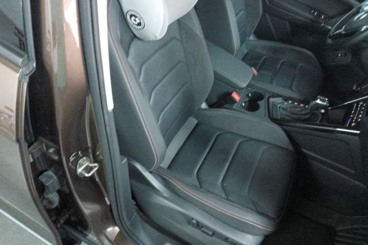 Used Volkswagen Tayron 2022 330TSI Two-Wheel Drive Luxury Smart Connectivity Version Right Front Seat