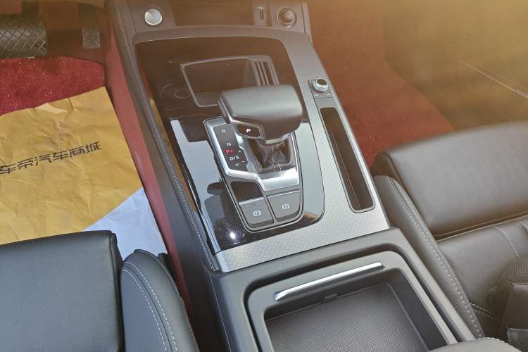 Used Audi Q5L 2022 45T Luxury Dynamic Model Gear Lever