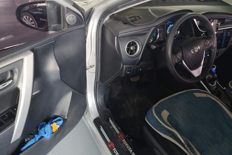 Used Toyota Corolla 2017 Revised Dual-Engine 1.8L E-CVT Leading Edition
