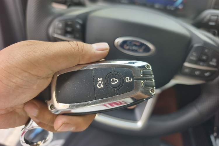 Used Ford Explorer 2020 EcoBoost 285 4x4 Titanium Edition 6 Seats
