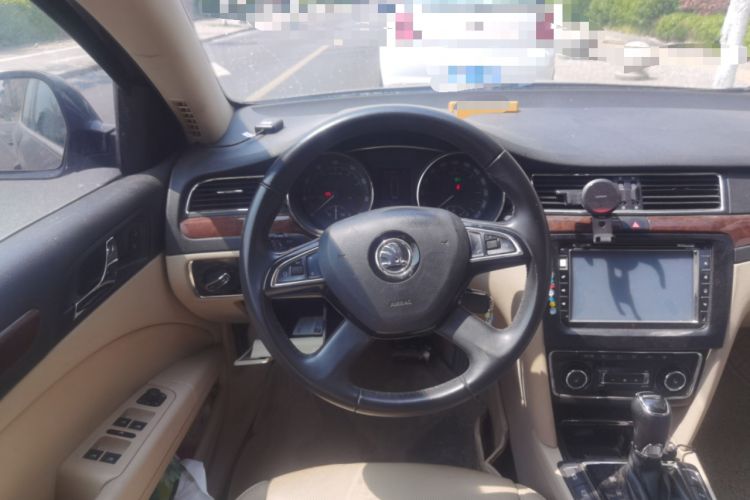 Used Skoda Superb 2013 1.8TSI Automatic Yashi Edition Steering Wheel