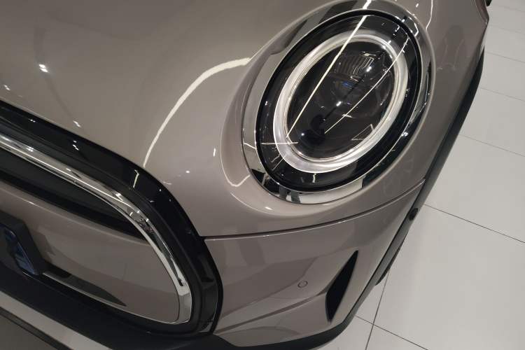 Used MINI MINI 2023 1.5T COOPER Artist Five-Door Edition