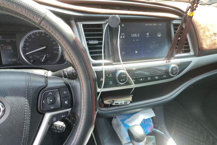 Used Toyota Highlander 2018 2.0T Four-Wheel Drive Prestige Version 7 Seats China VI Standard