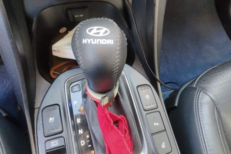 Used Hyundai Grand SantaFe 2013 3.0L 7-Seater 4x4 Flagship Edition Gear Lever