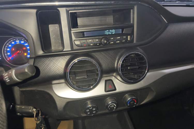 Used Dongfeng Ruichi 2021 2.4L Gasoline Two-Wheel-Drive Base Version with Long Cargo Bed 2TZD