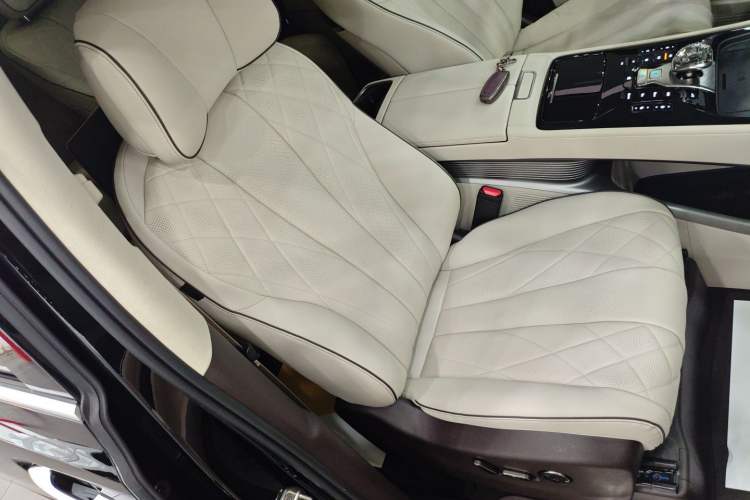 Used Denza D9 2024 DM-i 980 Four-Wheel Drive Flagship Model