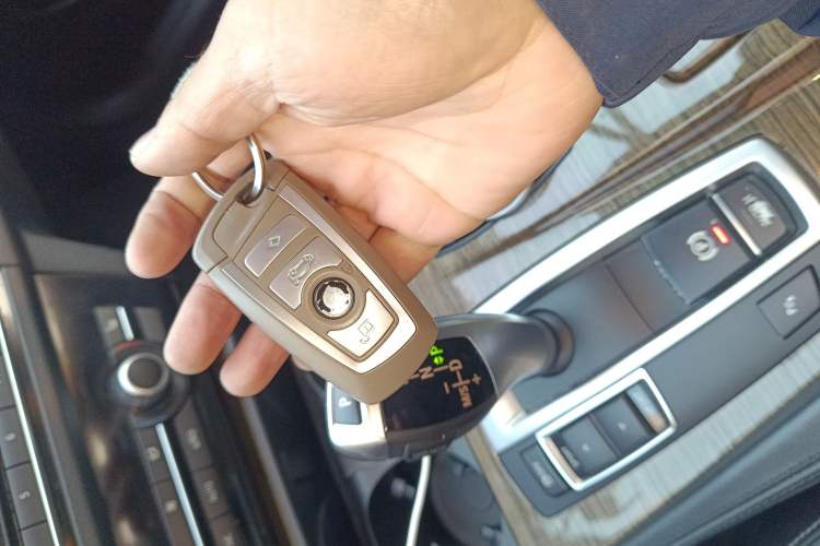 Used BMW 5 Series 2014 525Li Luxury Design Package
