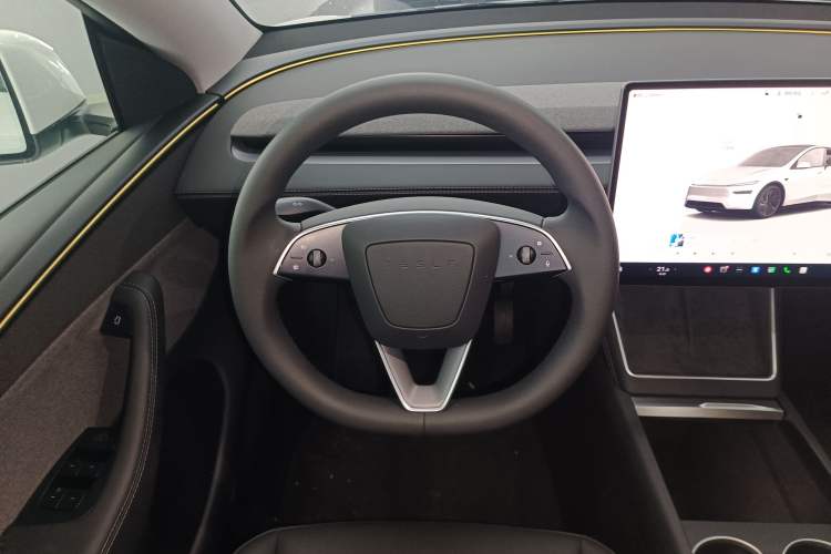 Used Tesla Model Y 2025 Rear-Wheel-Drive Version Steering Wheel