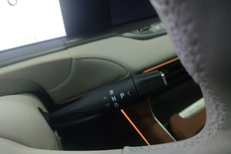 Used VOYAH FREE 2024 Ultra-Long Range Intelligent Driving Version Gear Lever