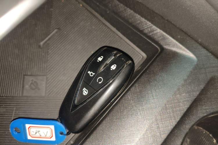 Used Changan UNI-V 2024 1.5T Smart Navigation Version