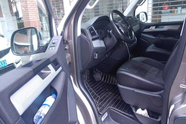 Used Volkswagen Multivan 2016 2.0 TSI Four-Wheel Drive 66th Anniversary Edition Driver Seat