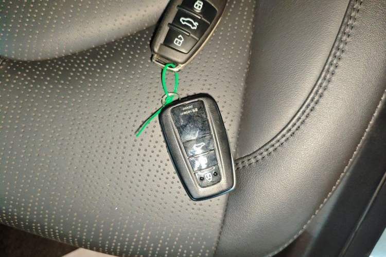 Used Toyota Avalon 2023 2.0L Premium Edition
