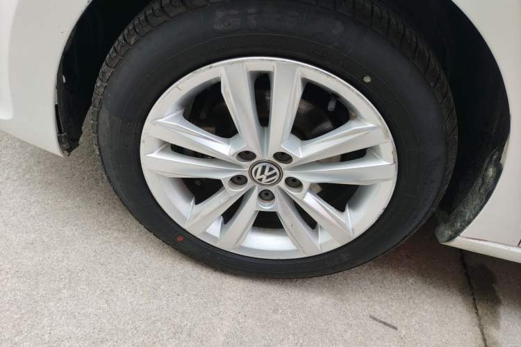 Used Volkswagen Santana 2018 1.5L Automatic Comfort Edition Left Front Wheel Hub
