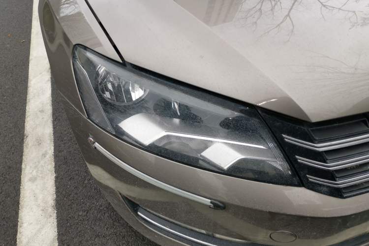 Used Volkswagen Passat 2015 1.8TSI DSG Prestige Edition Right Front Headlight