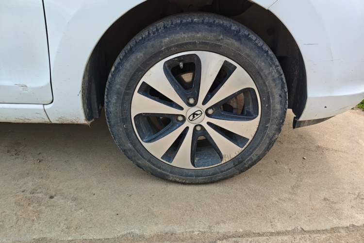 Used Cowin C3R 2015 1.5L Manual Gold Diamond Edition