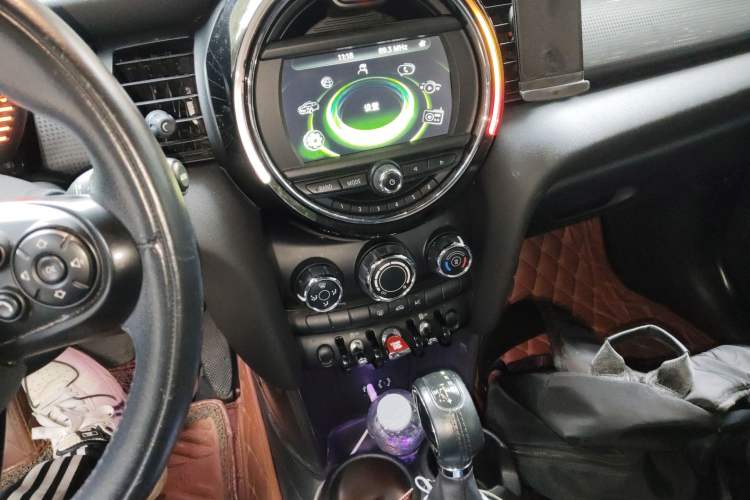 Used MINI 2014 1.5T COOPER Fun
