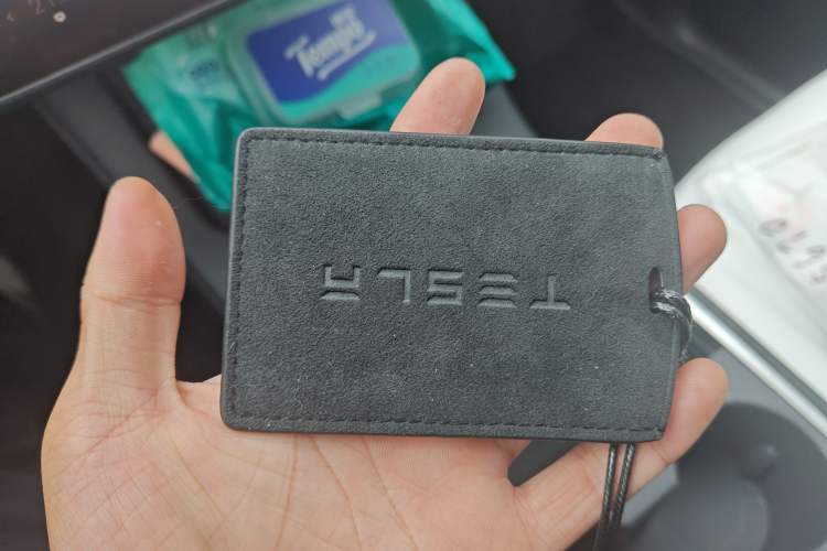 Used Tesla Model Y 2023 Long-Range All-Wheel-Drive Version