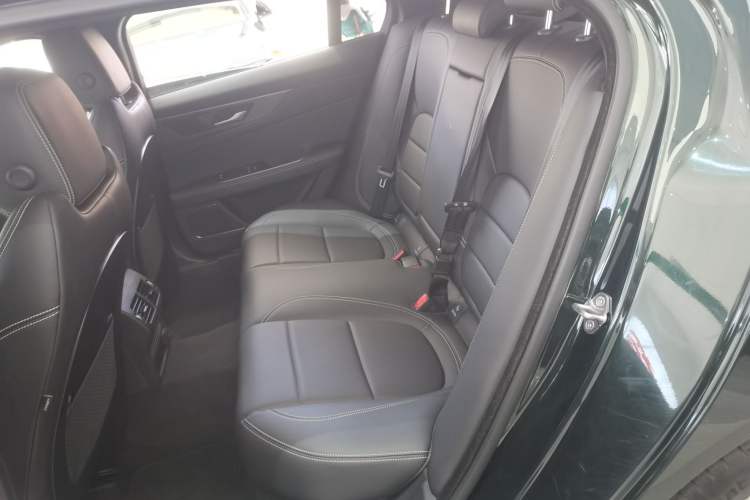 Used Jaguar XEL 2023 2.0T 200 PS R-DYNAMIC Youth Sports Edition Left Rear Seat