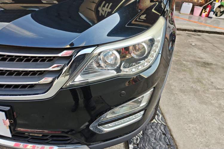 Used Baojun 560 2015 1.8L manual luxury version
