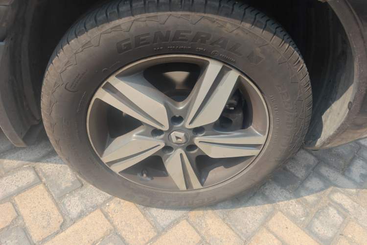 Used Renault Koleos 2014 2.5L 4x4 Comfort Edition
