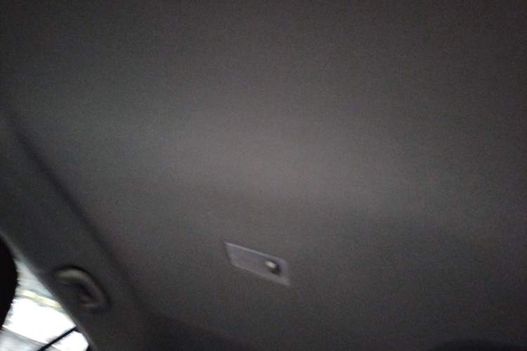 Used Chevrolet Trax 2014 1.4T Manual Two-Wheel Drive Comfort Model Headliner