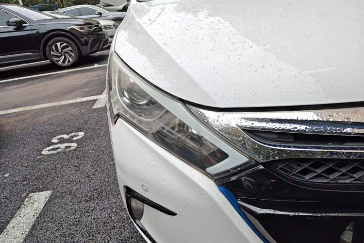 Used BYD Qin New Energy 2014 1.5T Cool Black Knight Flagship Model
