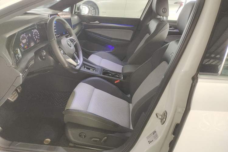 Used Volkswagen Golf 2025 300TSI R-Line