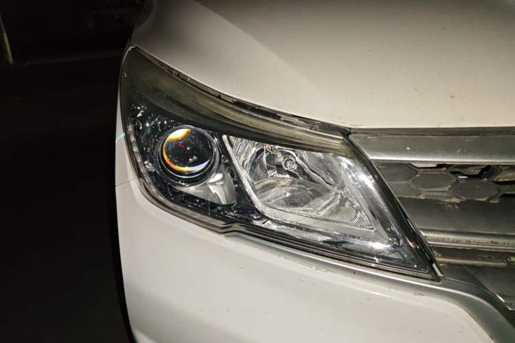 Used Baojun 730 2021 1.5L Manual Fashion Version 7 Seats Right Front Headlight