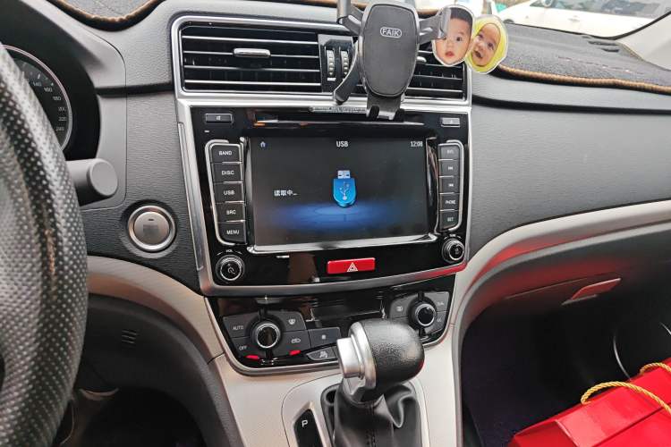 Used Haval M6 2018 1.5T DCT Two-Wheel Drive Elite Model