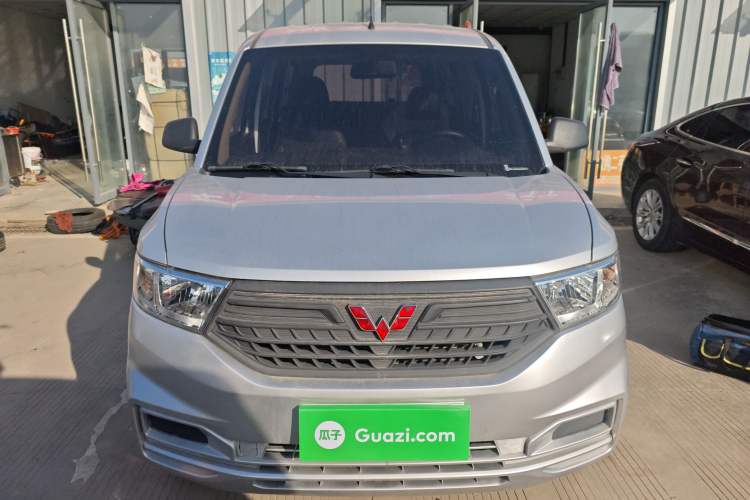 Used Wuling Hongguang V 2022 1.5L Jingqu Version Hydraulic Power Steering LAR