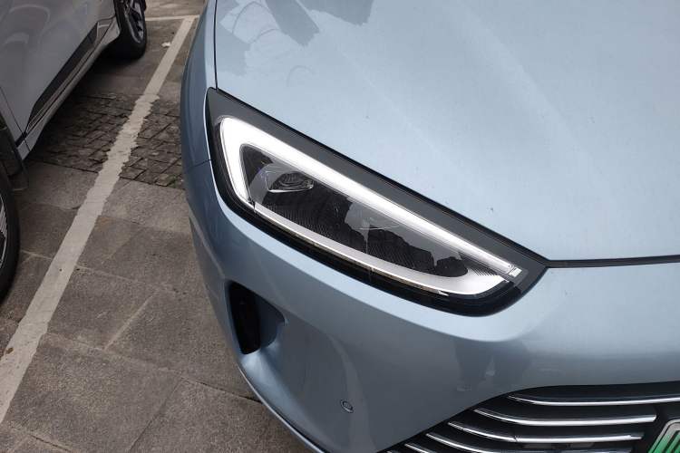 Used Hima AITO M5 2023 Extended-Range Rear-Drive Intelligent Driving Version Right Front Headlight