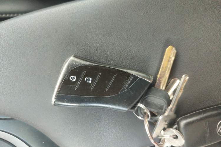 Used Lexus UX 2020 260h Explore-Cool Edition
