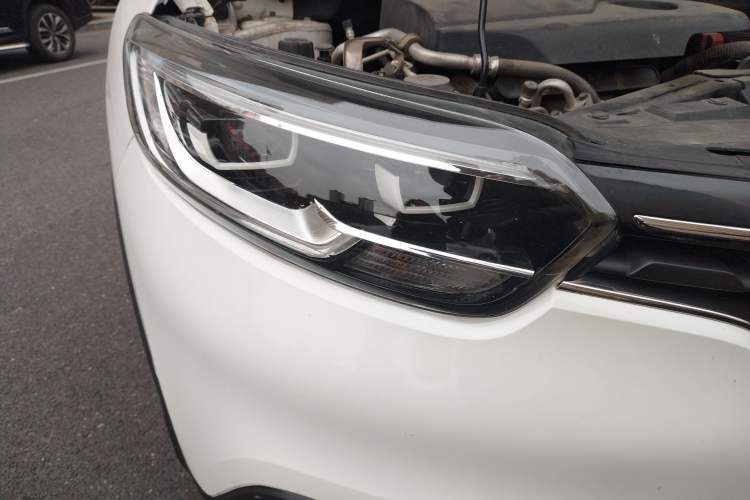 Used Renault Kadjar 2016 2.0L Four-Wheel Drive Ultimate Edition Right Front Headlight